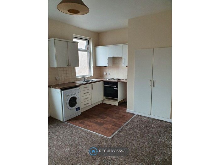 1 Bedroom Flat To Rent In Queen Street, Blackburn, BB6