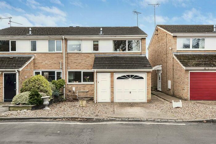 3 Bedroom Semi-Detached House To Rent In Queensway, RG4