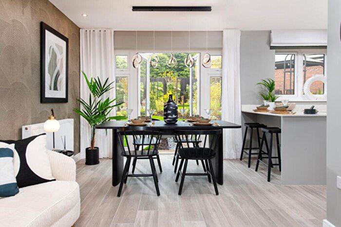 4 Bedroom Detached House For Sale In Long Lane Beverley East Yorkshire, HU17