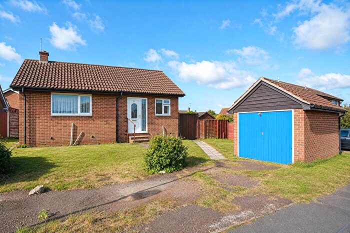 1 Bedroom Detached Bungalow For Sale In Chain Free * Lake, PO36