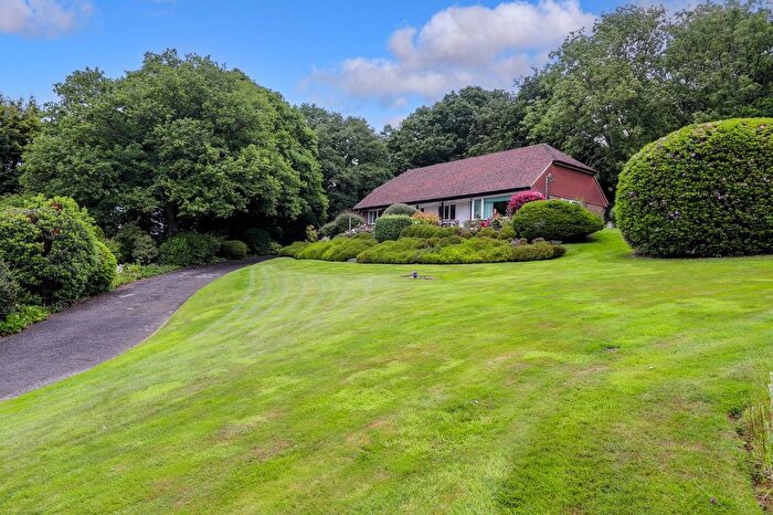 4 Bedroom Bungalow For Sale In Coombe Hill, Ninfield, TN33