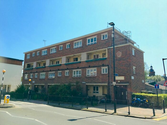 2 Bedroom Flat To Rent In Copenhagen Street, London, N1