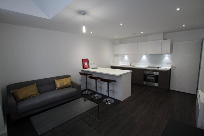 2 Bedroom Apartment To Rent In Drapers Bridge, - Hounds Gate, Nottingham, NG1