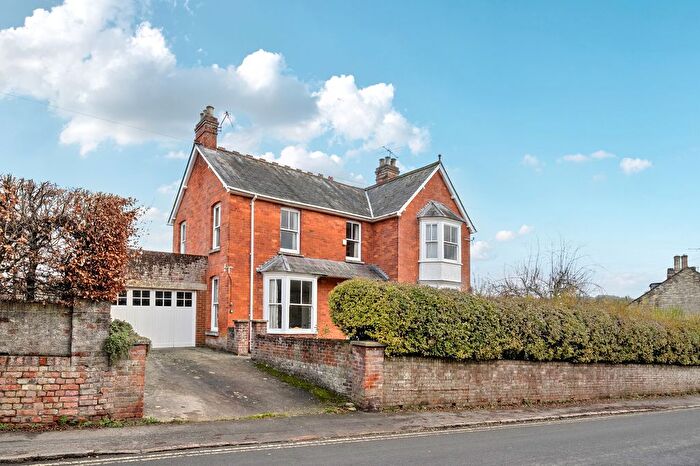 4 Bedroom Detached House For Sale In Hyde Lane, Marlborough, SN8