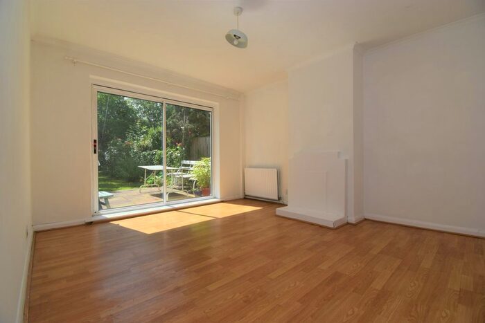 4 Bedroom Flat To Rent In Mallory Close, London, SE4