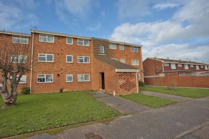 2 Bedroom Flat To Rent In Eynsford Close, Cliftonville, CT9