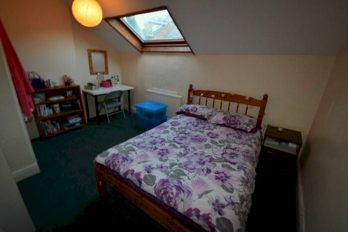 2 Bedroom Flat To Rent In A Ecclesall Road, Sheffield, S11