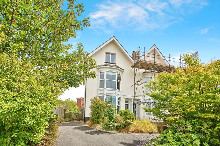 6 Bedroom Semi-Detached House For Sale In Castle Road, Newport, Isle Of Wight, PO30