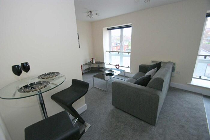 1 Bedroom Flat To Rent In Winker Green Mills, Stanningley Road, LS12