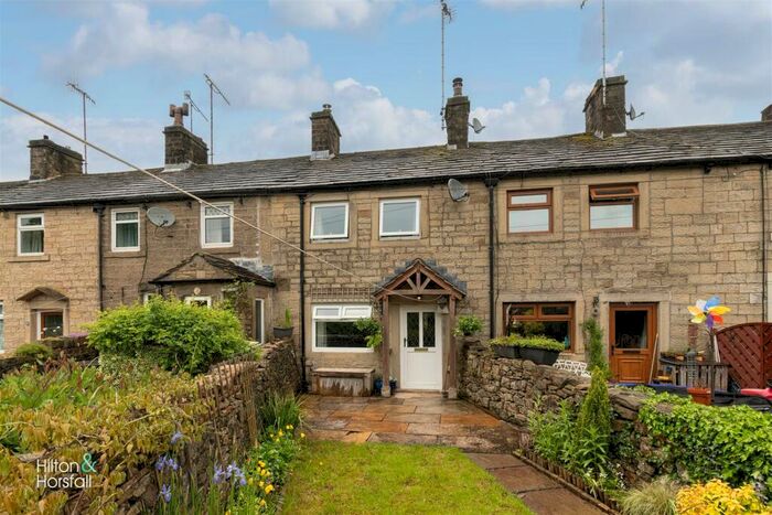 2 Bedroom Cottage For Sale In Cragg Row, Salterforth, Barnoldswick, BB18