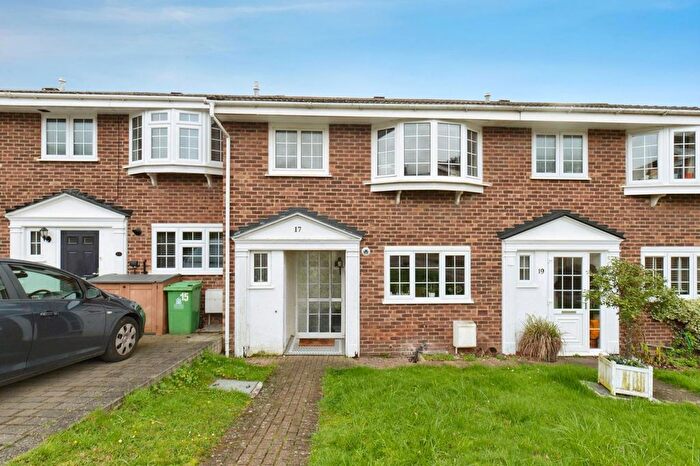 3 Bedroom Terraced House For Sale In Leas Close, Chessington, KT9