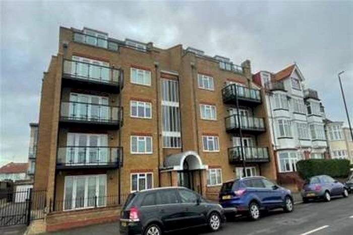 3 Bedroom Flat To Rent In Bay View, Palm Bay Avenue, CT9