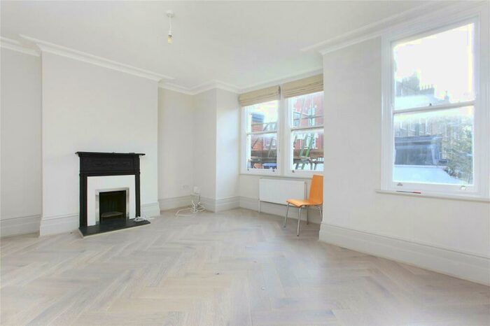 3 Bedroom Flat To Rent In Comyn Road, Battersea, London, SW11