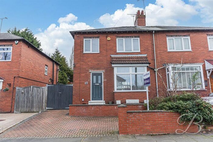 3 Bedroom Semi Detached House For Sale In Sandhurst Avenue, Mansfield, NG18