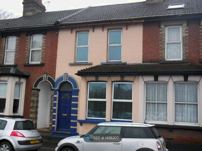 2 Bedroom Terraced House To Rent In Gravesend Road, Rochester, ME2