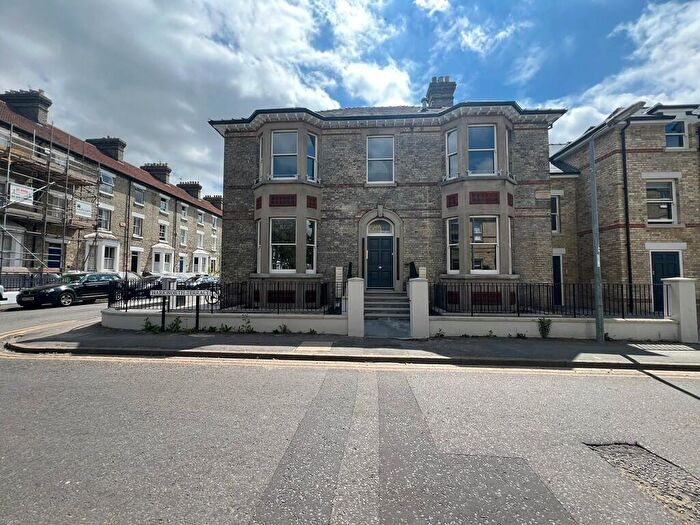 1 Bedroom Apartment To Rent In Warkworth Terrace, Cambridge, CB1