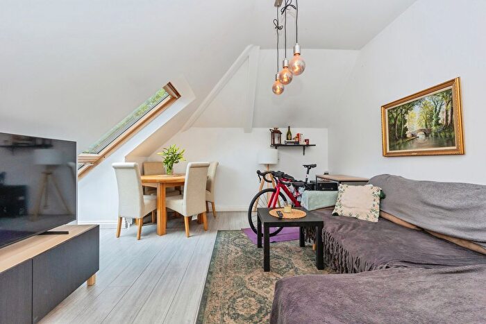 1 Bedroom Flat For Sale In Edge Lane, Chorlton, Manchester, M21