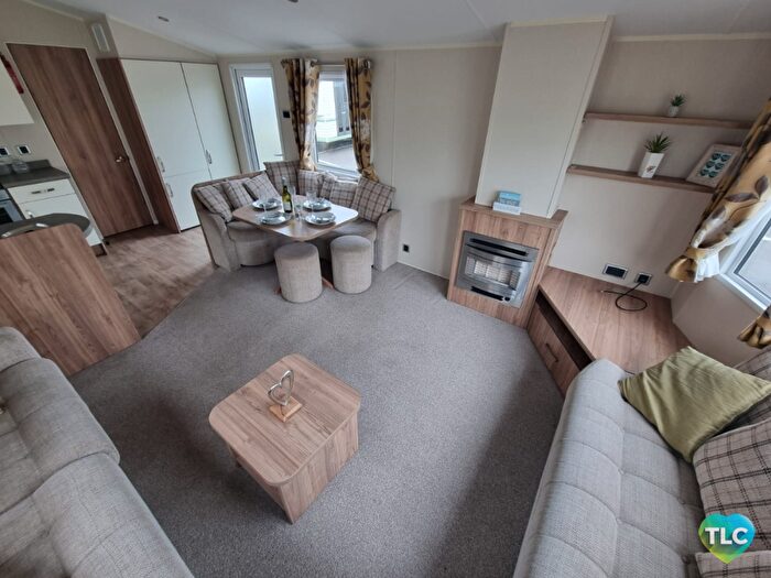2 Bedroom Mobile/park Home For Sale In Holms Farm Road, Dalrymple, Ayr, KA6