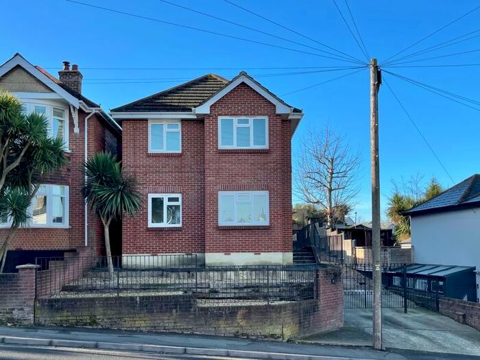 3 Bedroom Detached House To Rent In St. Johns Hill, Ryde PO33