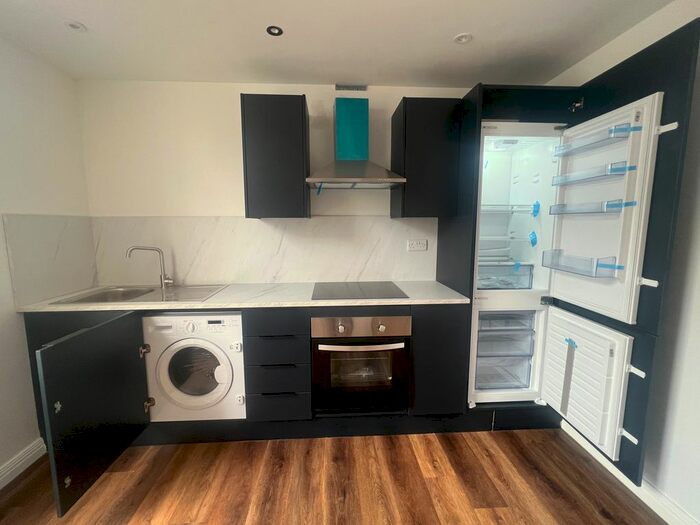 1 Bedroom Flat To Rent In Queen Square, Wolverhampton, WV1