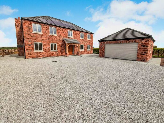 5 Bedroom Detached House For Sale In School Lane, Springthorpe, Gainsborough, DN21
