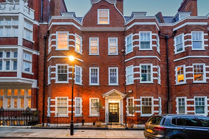 2 Bedroom Flat To Rent In Culworth House, - Allitsen Road, NW8