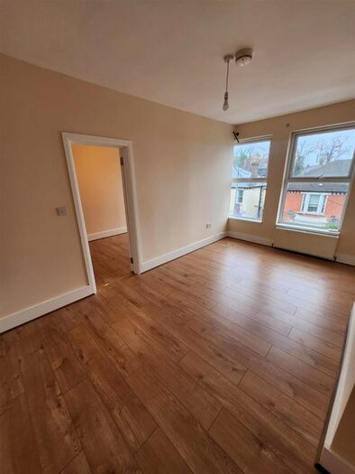 1 Bedroom Flat To Rent In Turnpike Lane, London, N8