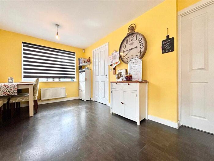 4 Bedroom Detached House For Sale In Farmers Close, Huthwaite, NG17