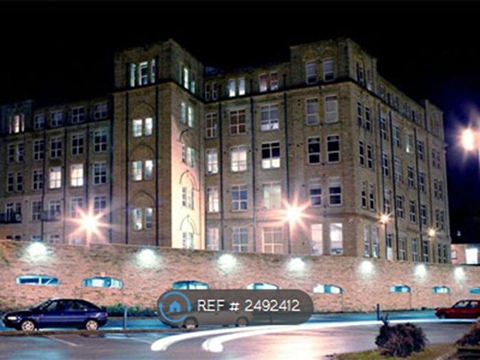 2 Bedroom Flat To Rent In Sprinkwell Mill, Dewsbury, WF13