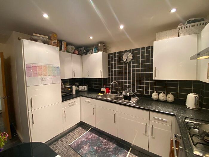 2 Bedroom Flat To Rent In Taywood Road, Northolt, UB5