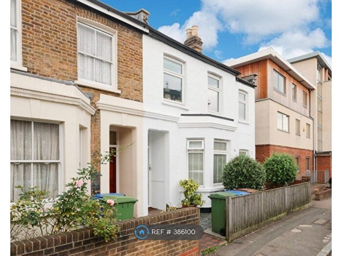 2 Bedroom Flat To Rent In Underhill Road, London, SE22