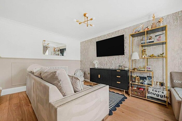 1 Bedroom End Of Terrace House For Sale In Brickfield Farm Gardens, Farnborough, Kent, BR6