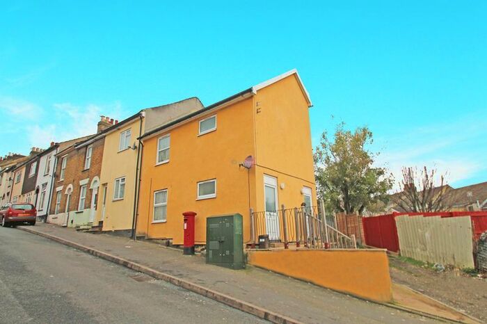 1 Bedroom Flat For Sale In Otway Street, Chatham, ME4