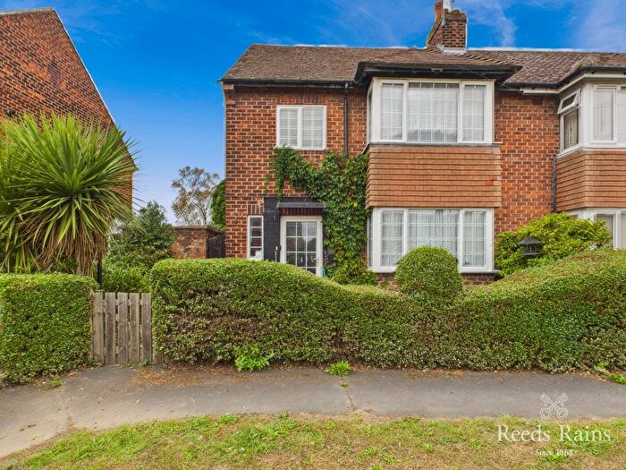 3 Bedroom End Of Terrace House For Sale In Highfield Crescent, Bilton, Hull, East Yorkshire, HU11