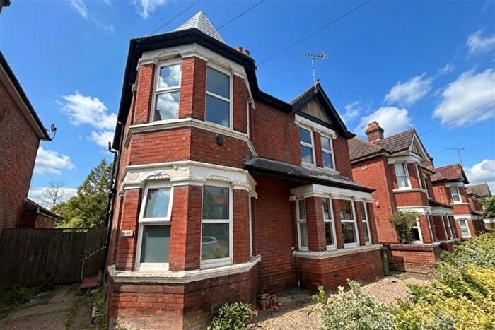 2 Bedroom Flat To Rent In Bitterne Park, SO18