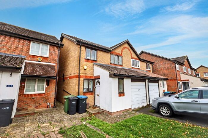 3 Bedroom Semi Detached House For Sale In Manton Road, Enfield, EN3