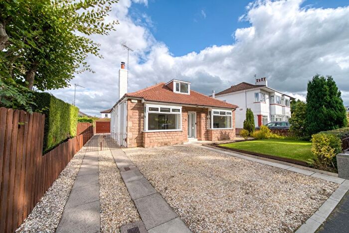 3 Bedroom Detached Bungalow For Sale In Seres Road, Clarkston, G76