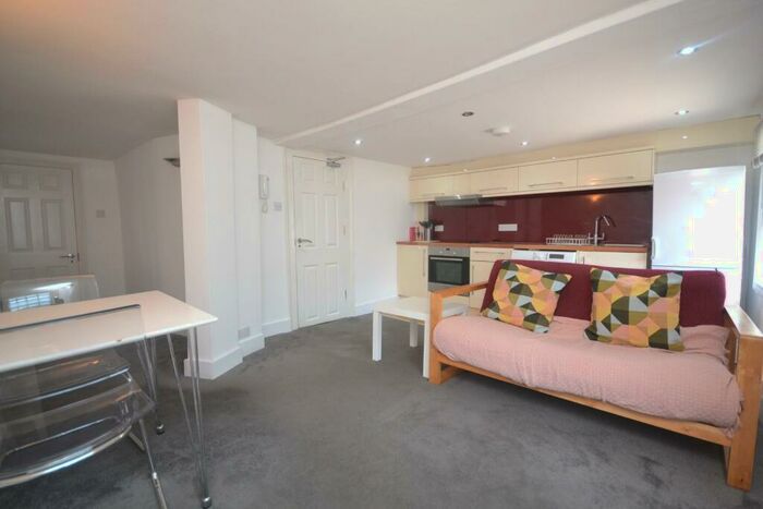1 Bedroom Flat To Rent In London Street, RG1