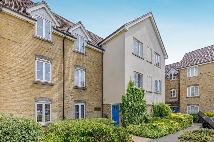 2 Bedroom Flat For Sale In Mercer Close, Larkfield, Aylesford, ME20