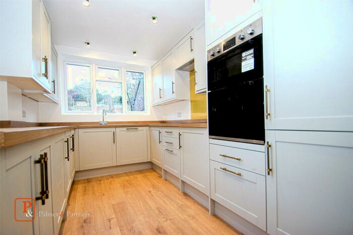 3 Bedroom Semi-Detached House To Rent In Ipswich Road, Colchester, Essex, CO4