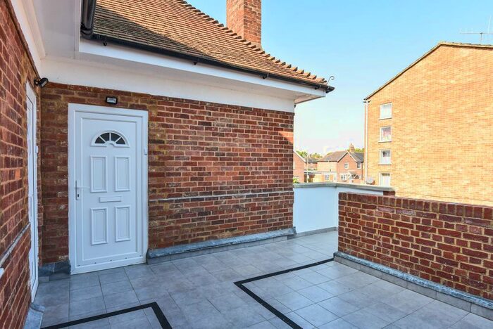 2 Bedroom Apartment To Rent In Bucknell Road, Bicester, OX26