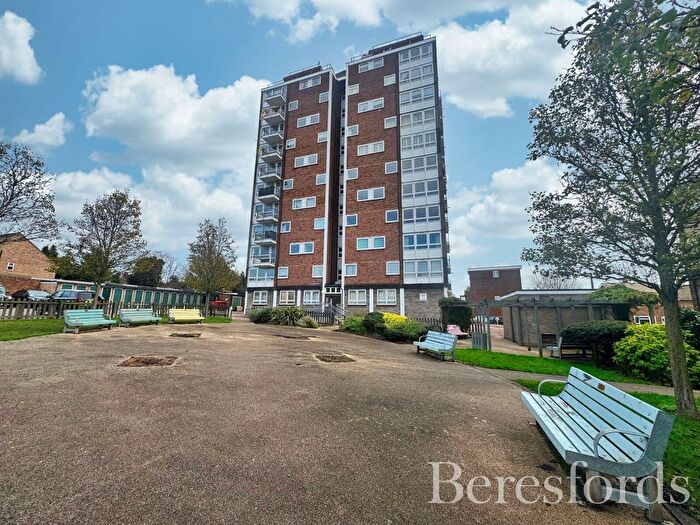 2 Bedroom Flat For Sale In Victor Court, Hornchurch, RM12