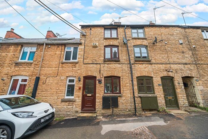 2 Bedroom Terraced House To Rent In Chipping Norton, Oxfordshire, OX7