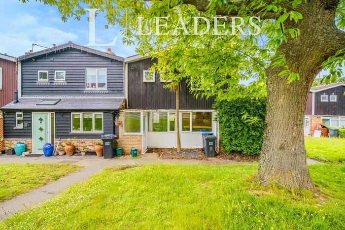 4 Bedroom Semi-Detached House To Rent In Maryland, AL10