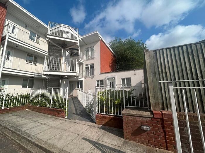 1 Bedroom Flat To Rent In Walnut Tree Close, Guildford, GU1