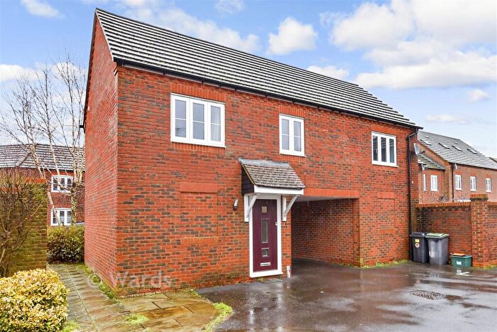 2 Bedroom Coach House For Sale In Brampton Field, Ditton, Aylesford, Kent, ME20