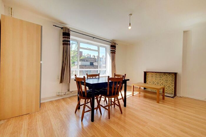 3 Bedroom Apartment To Rent In Biggerstaff Street, N4
