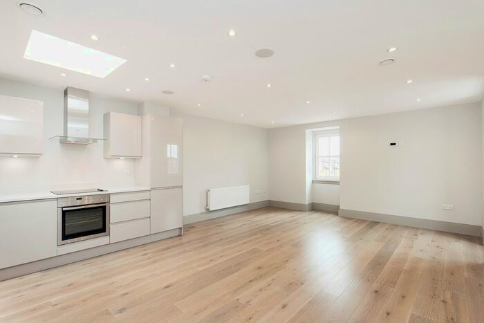 2 Bedroom Flat To Rent In Morden Road, London, SW19