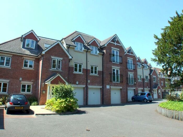 2 Bedroom Flat To Rent In Dean Park, BH2