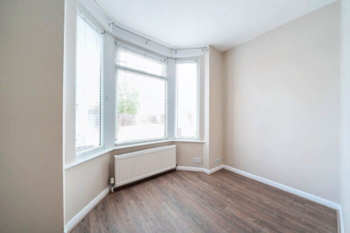 1 Bedroom Flat To Rent In Sandringham Road, Watford, WD24